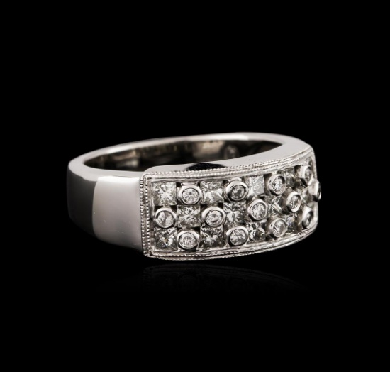 14KT White Gold 0.85 ctw Diamond Ring