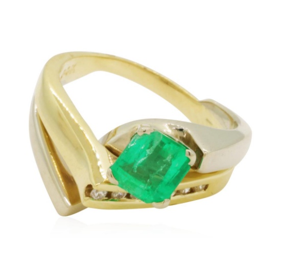 1.2 ctw Emerald Ring - 14KT Yellow Gold