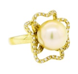 0.35 ctw Diamond and Pearl Ring - 18KT Yellow Gold