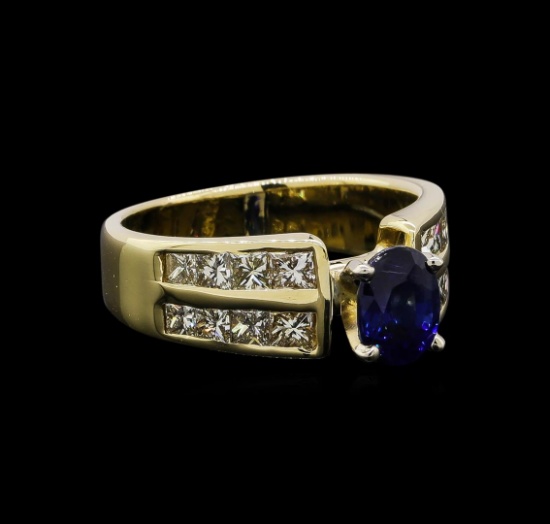 1.32 ctw Sapphire and Diamond Ring - 14KT Yellow Gold