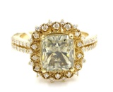 3.62 ctw Fancy Light Green and White Diamond Ring - 14KT Yellow Gold