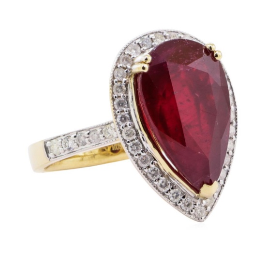 9.24 ctw Ruby and Diamond Ring - 14KT Yellow Gold