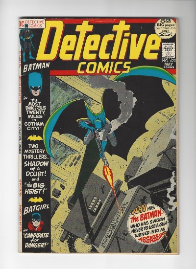 Detective Comics Batman Issue #423 by DC Comics