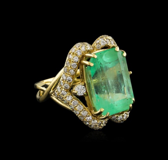GIA Cert 17.51 ctw Emerald and Diamond Ring - 14KT Yellow Gold