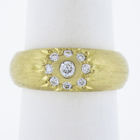 MAZ 14k Yellow Gold 0.27 ctw Star Pave Set Diamond Cluster Textured Band Ring
