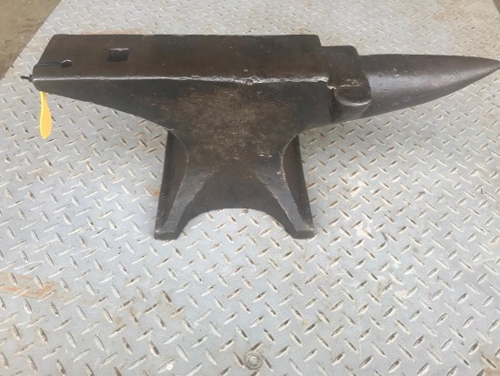 145 pound Peter Wright Farriers Anvil