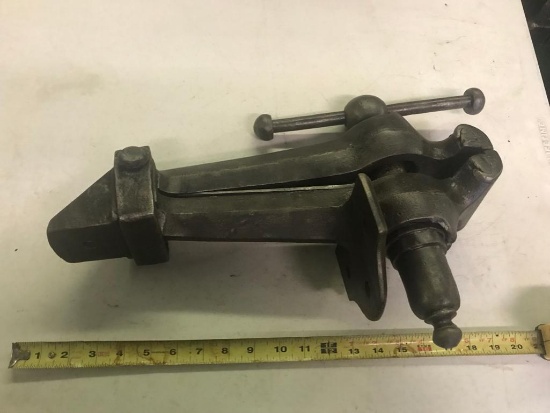 3 1/2 inch Jaw Bench Vise
