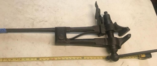 5 inch post vise, in working condition