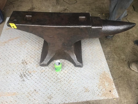 ANOTHER SCROLL STOPPER 620 POUND Peter Wright Anvil, soda can for size reference