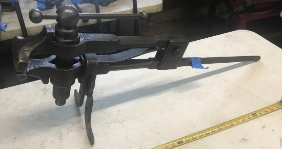 4 1/2 inch post vise, in working condition