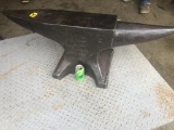 640 Pound Double HORN Peter Wright Anvil, pop can for size reference