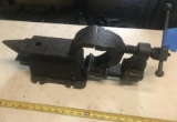 3 1/2 inch bench vise/ anvil combo