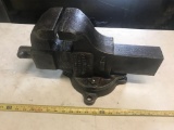 Colombian #60 4 1/2 inch bench vise