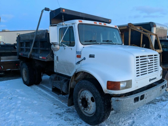 1596a- International 4900 Dump truck