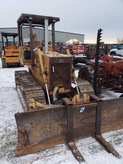 1603- 1990 Case Long track dozer 550 straight, 6 way blade, like new