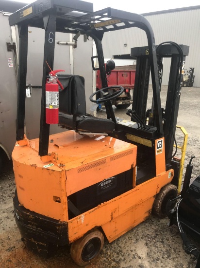 1062- Cat MC30 Forklift