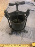 #1 Cast Iron 2 quart Juice Press