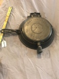 Griswold- American Cast Iron Waffle Iron