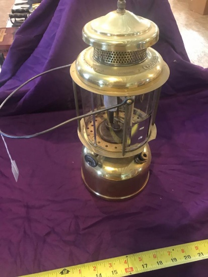 Coleman Double Mantle Lantern in gold color