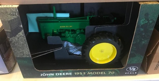 John Deere 1953 Model 70 1/8 scale tractor with box