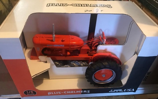 Allis Chalmers WD-45 1/8 scale tractor with box
