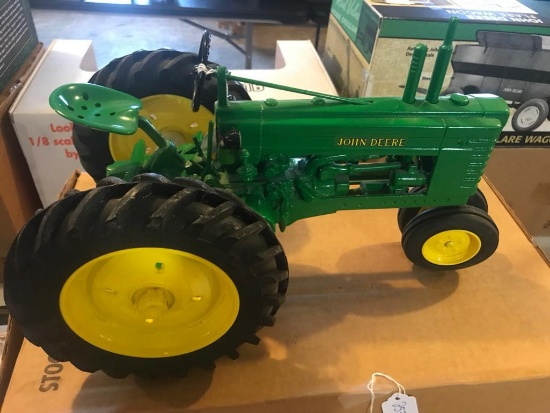 John Deere Tractor Model B 1/8 scale