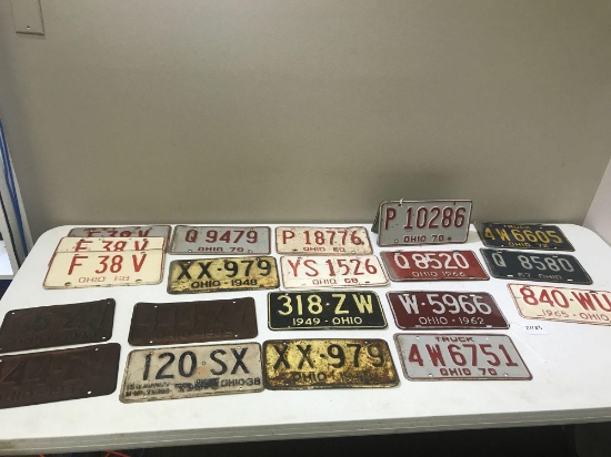 Lot of various vintage License Plates, including some sets, and a 1949 aluminum plate