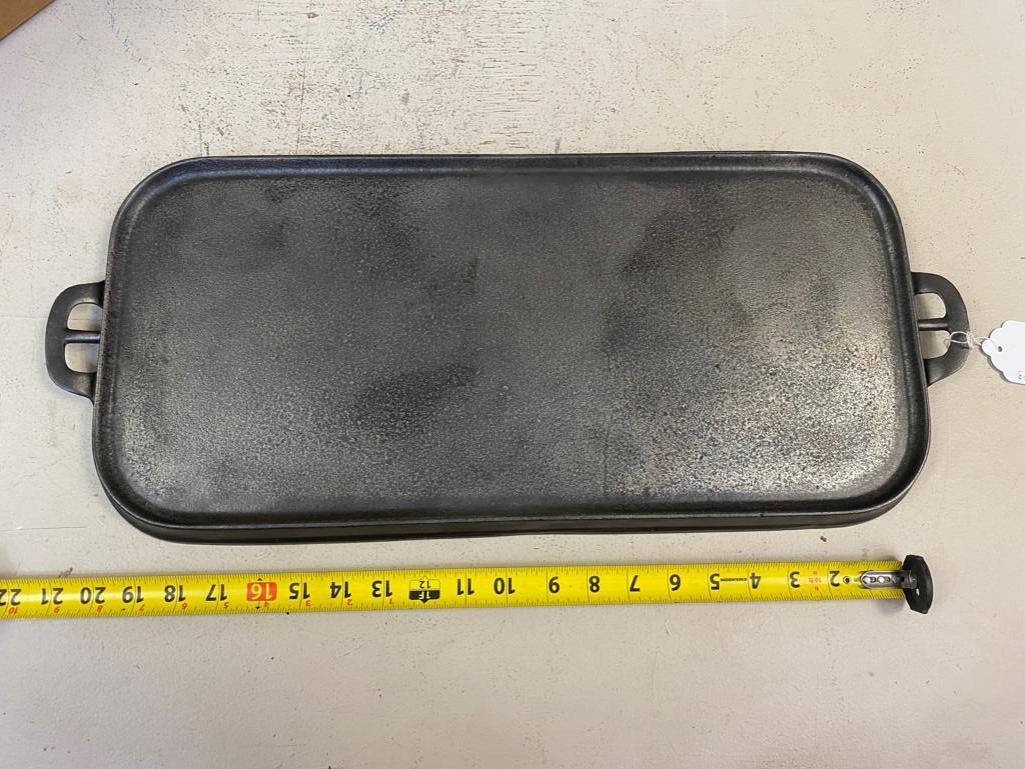 Sold at Auction: Lodge #9 Square Griddle