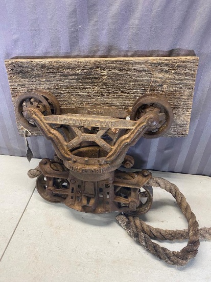Antique Myers Cloverleaf Hay Carrier Cast Iron Barn Trolley