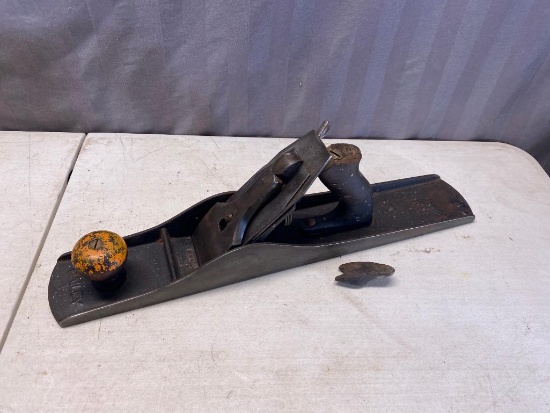 No. 6 Stanley Plane, handle needs repair and part is included. The blade has the 1912-1918 stamp