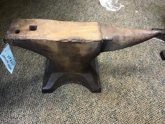 144 pound Anvil with Mouse hole