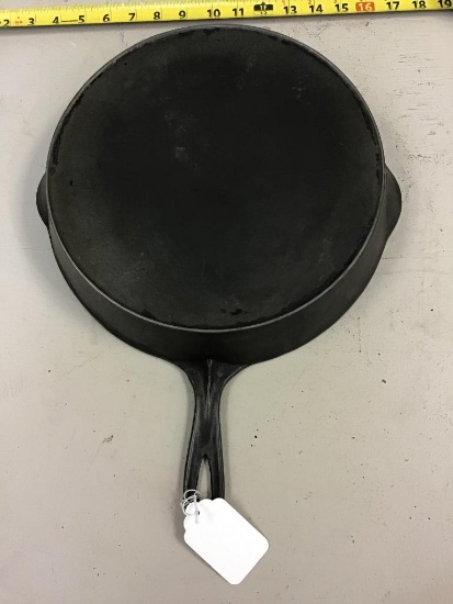 Early Logo Wapak #11 Skillet
