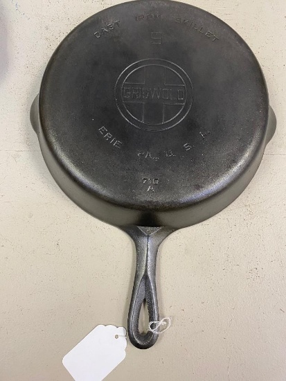 Griswold #9-710 Block Erie PA. USA smoke ring