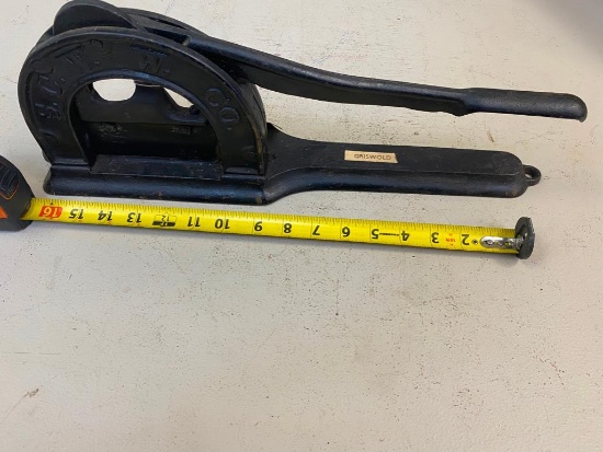 Griswold S.C.W.W. CC. tobacco cutter