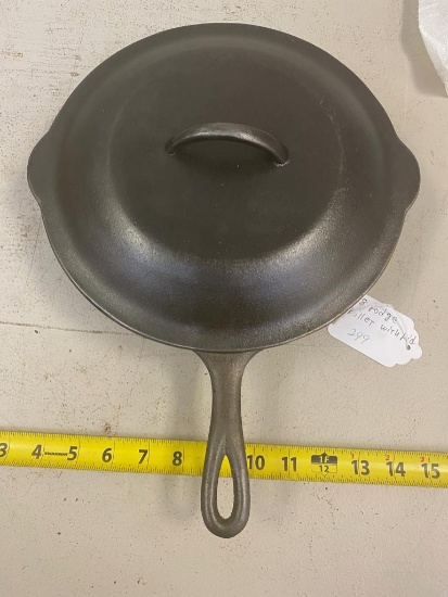 #8 Lodge Skillet with lid