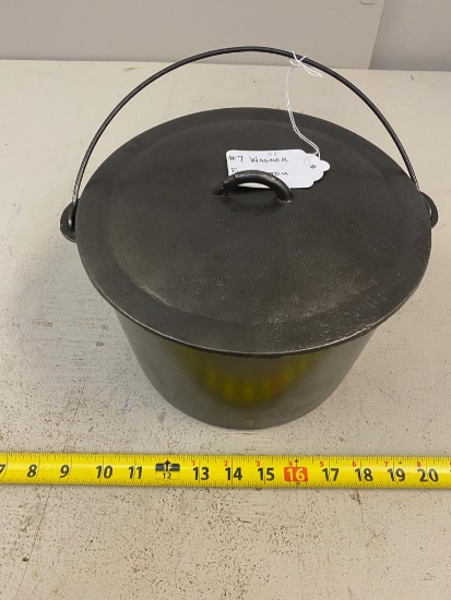 #7 Wagner flat bottom kettle with lid