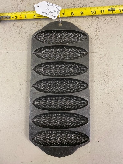 Best made cornbread pan by Griswold with Pat. Number hard to find