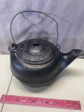 Rare Phillips & Buttorff MFG. Co. Cast Iron Tea Kettle, Nashville TN, with gate mark on bottom