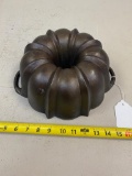 Wagner ware bundt pan, cast iron