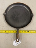 1099 Wagner shallow skillet, single hole