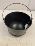 #7 Sidney hollow ware rimmed cast iron 3 legged pot