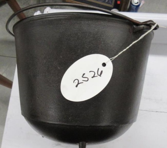 Very Early #8 Erie Bean Pot
