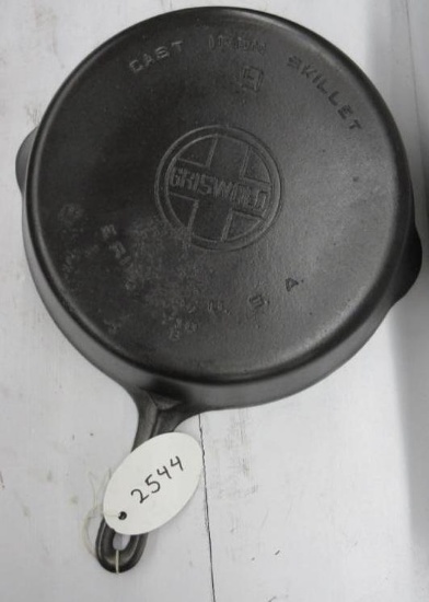 Griswold #9 710B Cast Iron Skillet Large Block logo