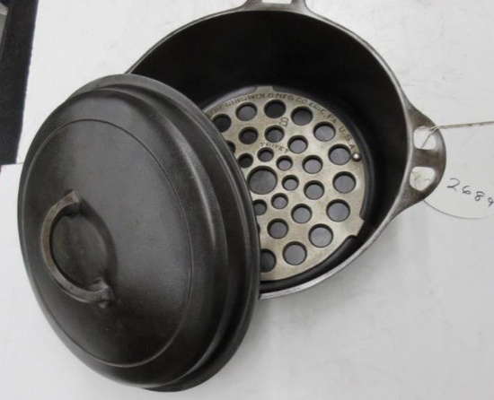 Griswold #8 -2578 Cast Iron Dutch Oven w/ Trivet and lid