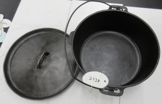 WOW Griswold #10-310A Cast iron Dutch Oven with lid