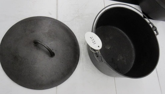 Early Erie #11 -836B Dutch Oven w/ lid
