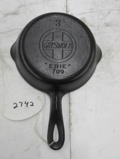 Griswold #3-709 Slant Block Logo w/ heat ring