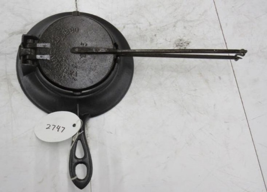 Early Griswold #95 Waffle Maker, Rare