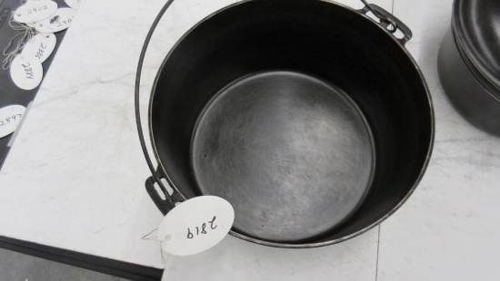 Very Early Erie #11 Dutch Oven, rare