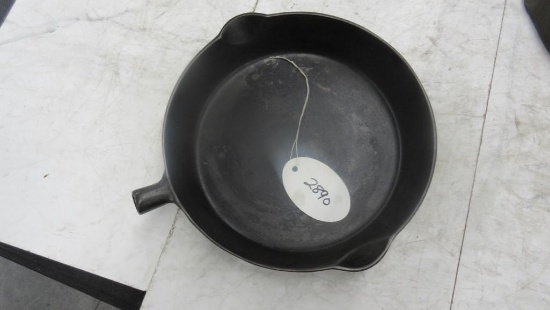 Erie #8 Skillet, missing wooden handle